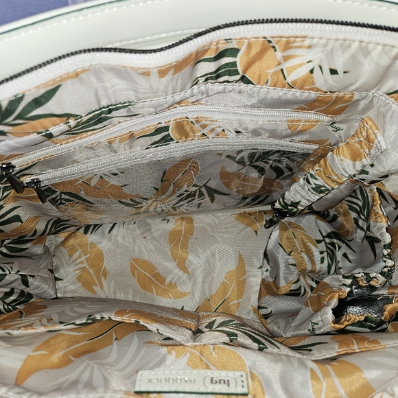 Lug Pebble Satin Luxe Tote - Paddock - Picture 6 of 8